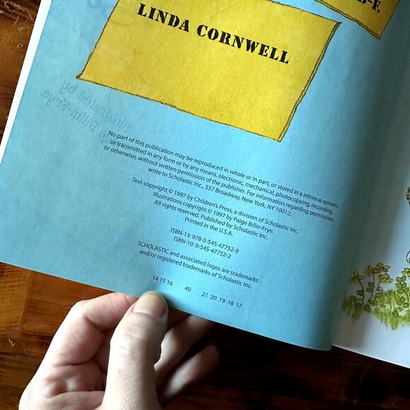 Vintage 1997 Scholastic A Box Can Be Many Things Paperback Book - Picture 2 of 8